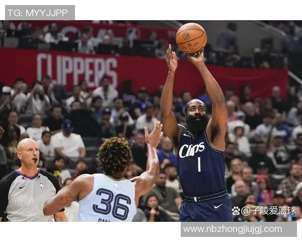 快船队遭遇五连败,球迷呼吁球队加强防守 快船队遭遇五连败,球迷呼吁球队加强防守